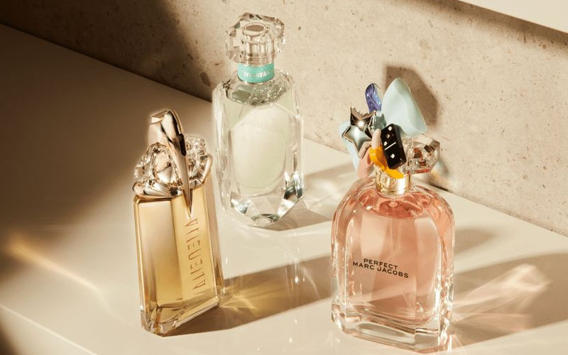 راهنمای انتخاب عطر مناسب بر اساس فصل و شخصیت
