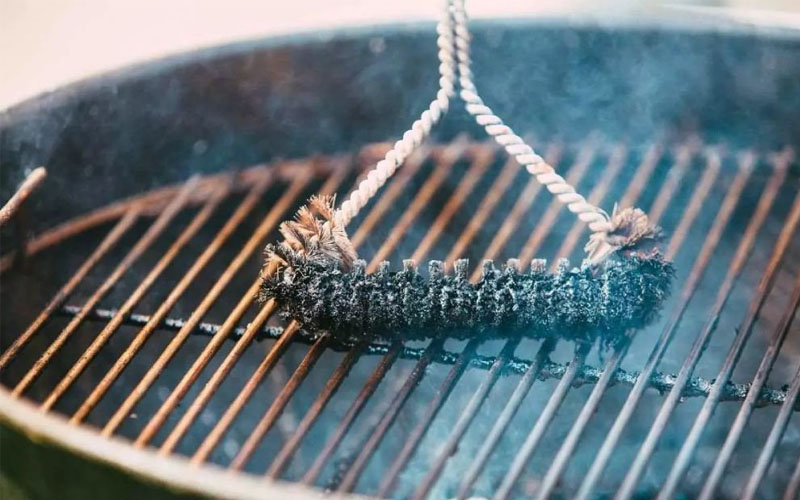 چگونه دستگاه گریل را تمیز کنیم؟ آموزش کامل پاکسازی و شست وشوی گریل